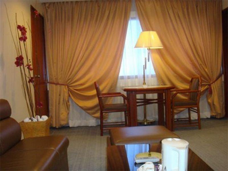 The Emperor Hotel Malacca Buitenkant foto