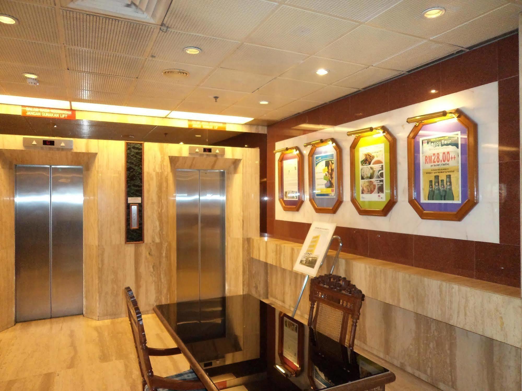 The Emperor Hotel Malacca Buitenkant foto