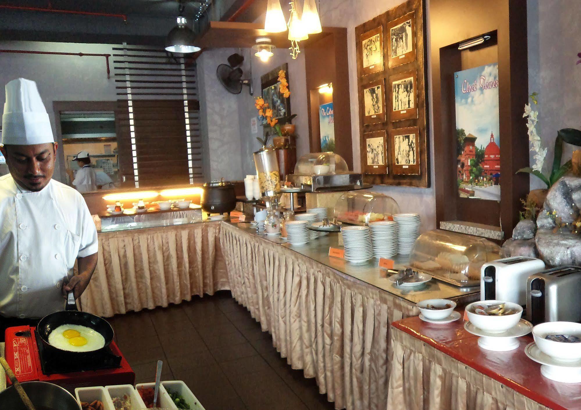 The Emperor Hotel Malacca Buitenkant foto